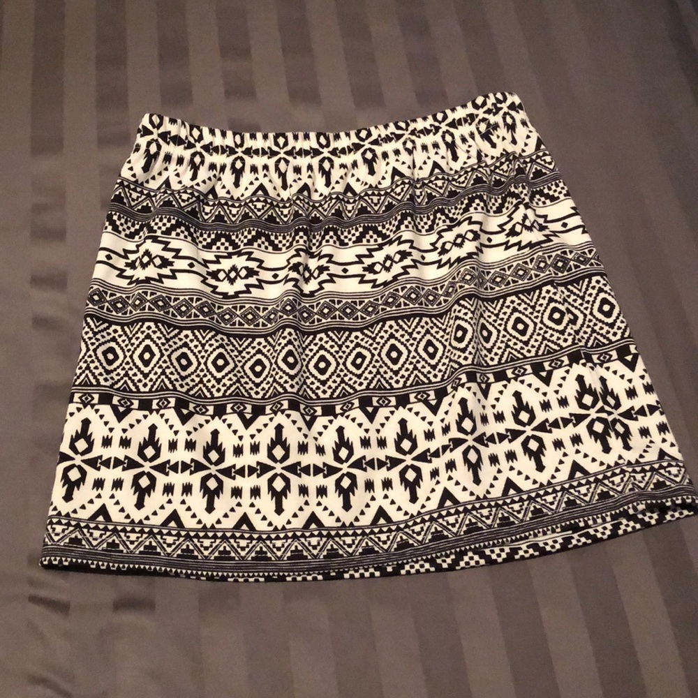 MINI SKIRT